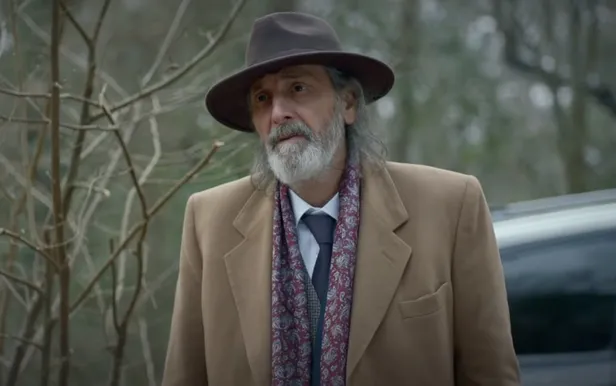 kurtlar-vadisinde-konseyin-en-can-alici-isimlerinden-birisiydi-ramoya-tufan-gibi-geliyor-sapkanin-ardindaki-kisi-1612160822405.jpg Kurtlar Vadisi'nde konseyin en can alıcı isimlerinden birisiydi! Ramo'ya tufan gibi geliyor! Şapkanın ardındaki kişi...-8