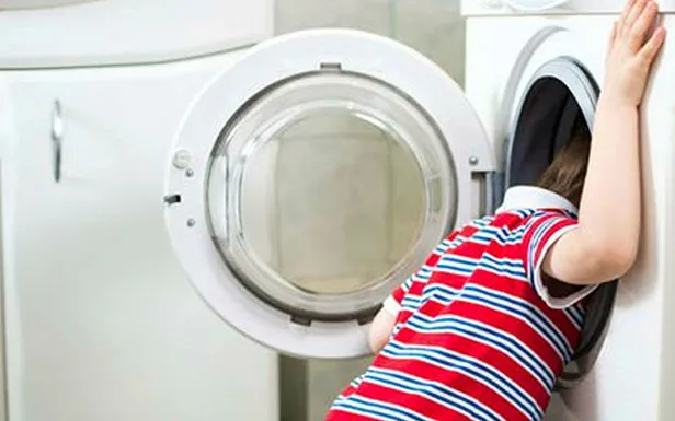 camasir-makinenizin-haznesine-1-damla-ekleyin-yikadiginiz-halde-camasirlariniz-guzel-kokmuyorsa-bunu-deneyin-m-1699798412762.jpg Yıkadığınız halde çamaşırlarınız güzel kokmuyorsa bunu deneyin! Çamaşır makinenizin haznesine 1 damla ekleyin! Mis gibi olacak-3