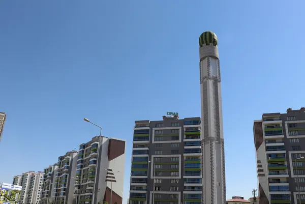 sosyal-medyada-gundem-olan-karpuz-maketi-diyarbakirda-yerine-yerlestirildi-1624356580418.jpg Sosyal medyada gündem olan karpuz maketi Diyarbakır'da yerine yerleştirildi-4