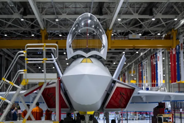 gozler-1-mayista-baskan-recep-tayyip-erdogan-milli-muharip-ucaka-ismini-verecek-1682775826186.jpg Gözler 1 Mayıs'ta: Başkan Recep Tayyip Erdoğan, Milli Muharip Uçak'a ismini verecek-5