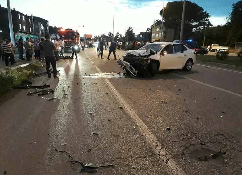 Samsun'da korkunç kaza! Araç ikiye bölündü - 10