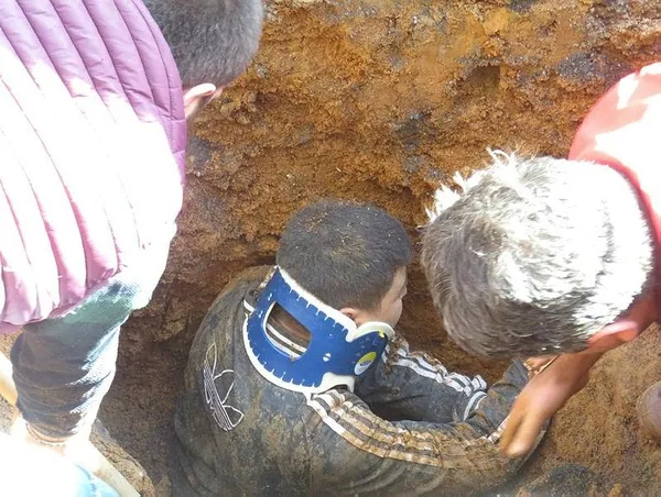 son-dakika-umraniyede-kanalizasyon-calismasi-sirasinda-gocuk-bir-isci-toprak-altinda-kaldi-1612350425609.jpeg SON DAKİKA! Ümraniye'de kanalizasyon çalışması sırasında göçük! Bir işçi toprak altında kaldı-1