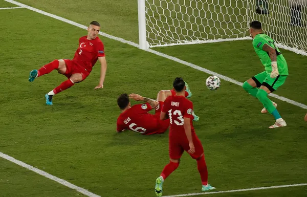 turkiyenin-italyaya-3-0-yenildi-mac-dunya-basininda-1623488840852.jpg Türkiye'nin İtalya'ya 3-0 yenildiği maç dünya basınında-8