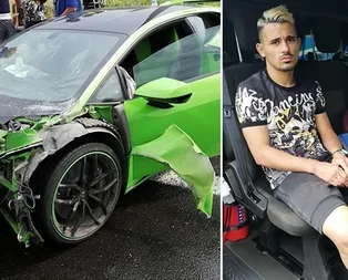 Milli futbolcu kaza geçirdi!