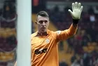 Yönetim şimdiden düğmeye bastı: Muslera'nın yerine alınacak isim için 4 kişilik ekip kuruldu!