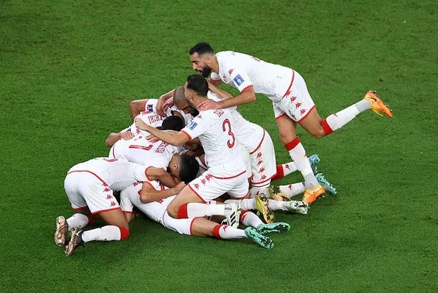tunus-zorlu-rakibi-fransayi-1-0-yenmesine-ragmen-dunya-kupasina-veda-etti-1669827872712.jpeg Tunus, zorlu rakibi Fransa'yı 1-0 yenmesine rağmen Dünya Kupasına veda etti-4