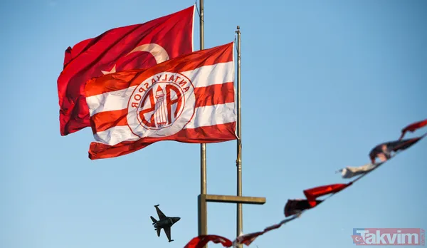 SoloTürk Antalya'da 29 Ekim için uçtu! Muhteşem görüntüler - 14