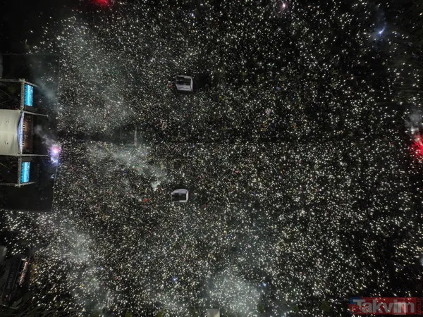 Yenikapı'da bordo-mavi coşku! Trabzonspor taraftarından ışık şov - 25