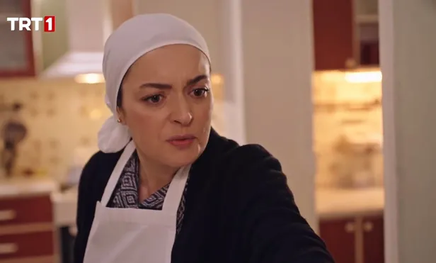medet-umudu-kagitta-masumlar-apartmani-32-bolum-fragmani-haykirisi-can-yakti-sirli-not-ayyuka-cikacak-1619771343037.jpg Medet umudu kağıtta! Masumlar Apartmanı 32. bölüm fragmanı: Haykırışı can yaktı sırlı not ayyuka çıkacak-7