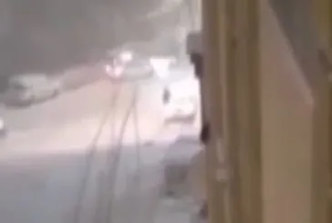 Karla kaplı yolda 10 araç birbirine çarptı