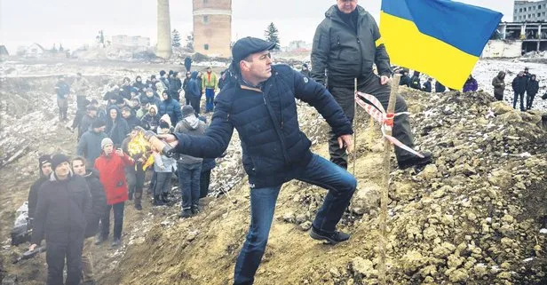 Ukrayna’da bir yanda misket ve vakum bombaları diğer yanda ilkel molotof kokteyl silahı!