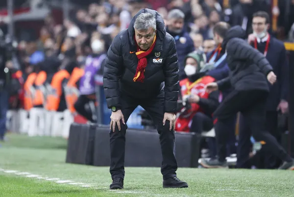 galatasarayda-domenec-torrent-topun-agzinda-goztepe-macinda-kotu-sonuc-alinirsa-yollanacak-1644743632997.jpg Galatasaray'da Domenec Torrent topun ağzında! Göztepe maçında kötü sonuç alınırsa yollanacak-3