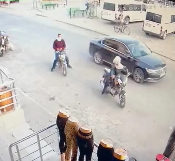 adanada-uzi-tabancali-baskin-kiz-meselesinde-kan-akti-1631172400100.jpg Adana'da uzi tabancalı baskın! Kız meselesinde kan aktı-2