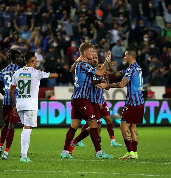 trabzonda-kazanan-yok-trabzonspor-1-1-alanyaspor-mac-sonucu-ozet-1632769467610.jpeg