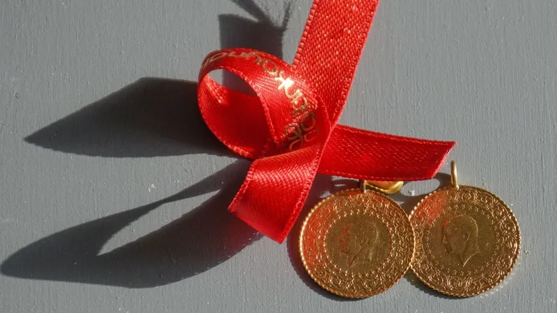 orta-dogudaki-gerilim-doviz-kurunu-vurdu-28-subat-dolar-euro-ve-altin-fiyatlari-1772265769502.jpg Orta Doğu’daki gerilim döviz kurunu vurdu: 28 Şubat Dolar, Euro ve altın fiyatları-6