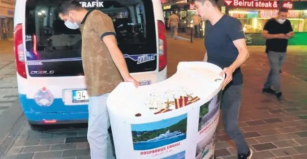 İstanbul’da seyahat acentelerinin önü, akşam saatlerinde ’kaçak tur’ stantları ile doluyor