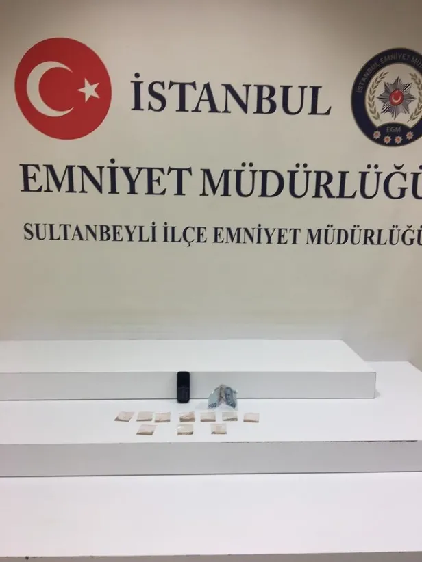 İstanbul’un 5 ilçesinde zehir tacirlerine operasyon: Uyuşturucu satıcısından cephanelik çıktı-4