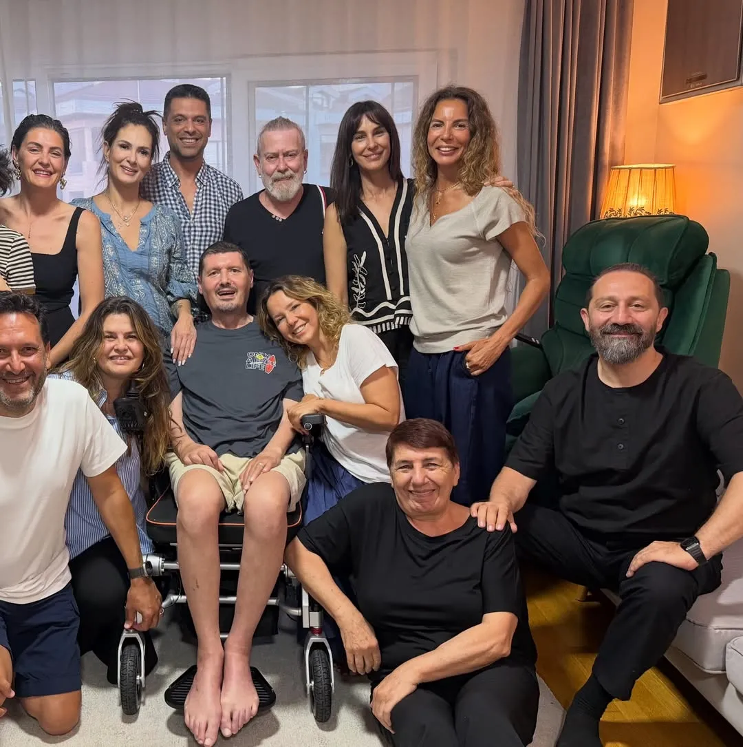 als-ile-mucadele-eden-eski-manken-murat-misirliya-duygu-dolu-surpriz-1781270968205.jpg Podyumların eski yıldızı 58 yaşına bastı! ALS ile mücadele eden eski manken Murat Mısırlı'ya duygu dolu sürpriz-4
