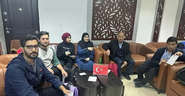 Dışişleri Bakanlığı duyurdu: 44 Türk vatandaşı Gazze'den çıkarıldı | Türkiye'ye getirilmek üzere Mısır'a giriş yaptılar
