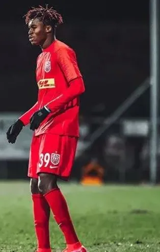 Fenerbahçe 19 yaşındaki Fildişili stoper Adamo Nagalo'nun peşine düştü