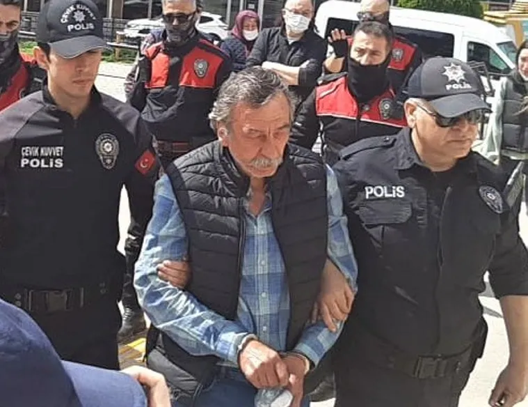 Oğlunu satırla öldürdü! İşte ilk ifadesi