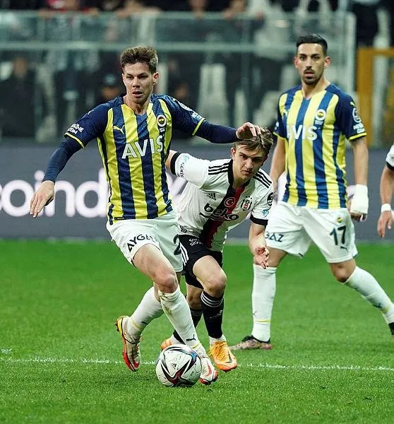 besiktasla-berabere-kalan-fenerbahce-yenilmezlik-serisini-12-maca-cikardi-1652047679923.jpeg Beşiktaş’la berabere kalan Fenerbahçe yenilmezlik serisini 12 maça çıkardı-2