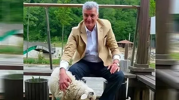 faruk-ulusoy-kimdir-yakalandi-mi-sefa-donmez-faruk-ulusoy-olayi-nedir-faruk-ulusoy-gozaltina-alindi-mi-1658172587844.jpeg Sefa Dönmez-Faruk Ulusoy olayı nedir? Faruk Ulusoy kimdir, yakalandı mı? Faruk Ulusoy gözaltına alındı mı?-2