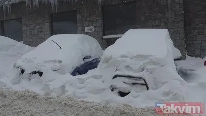 Uludağ’da araçlar kar altında kayboldu! Sürücüler jandarmadan yardım istedi