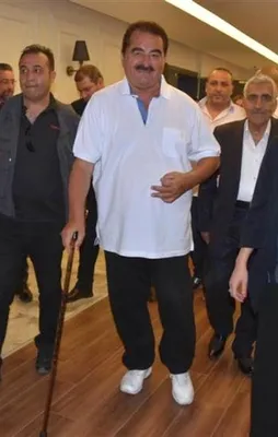 Tatlıses Vekillik İçin Turlara Başladı! İlk Durak AK Parti İzmir İl Başkanlığı