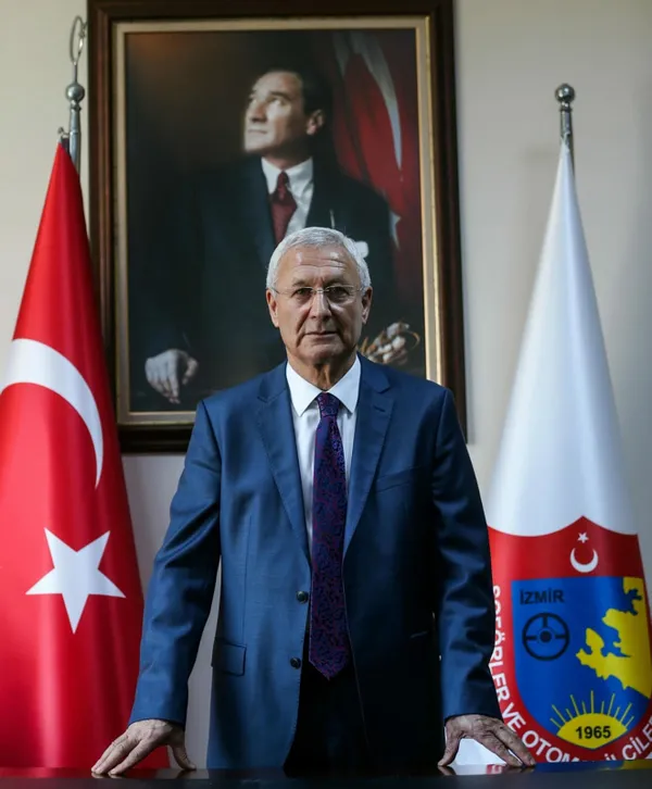 son-dakika-izmirde-taksi-ucretlerine-zam-geldi-indi-bindi-kisa-mesafe-10-tlden-13-tlye-cikti-1637234404675.jpg SON DAKİKA: İzmir'de taksi ücretlerine zam geldi! İndi-bindi (kısa mesafe) 10 TL'den 13 TL'ye çıktı-5