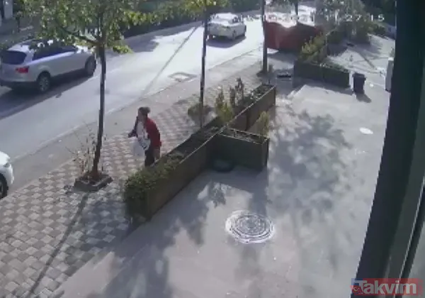 Refüjü aşıp ağaca çarptı yolda yürüyen kadın saniyelerle aracın altında kalmaktan kurtuldu! İşte o anlar - 7