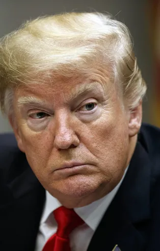 Trump'tan bütçeye Meksika duvarı resti