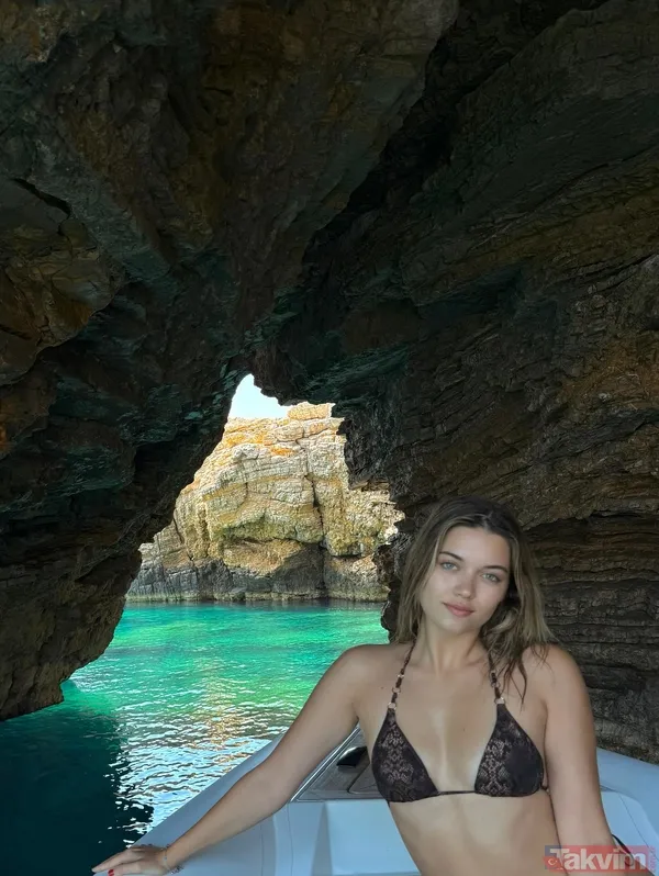 Yaz sezonunu açan Afra Saraçoğlu’ndan bikinili pozlar! Cesaretini konuşturup en doğal haliyle yayınladı - 7