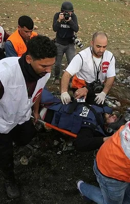 Terör devleti İsrail o gazeteciyi vurdu