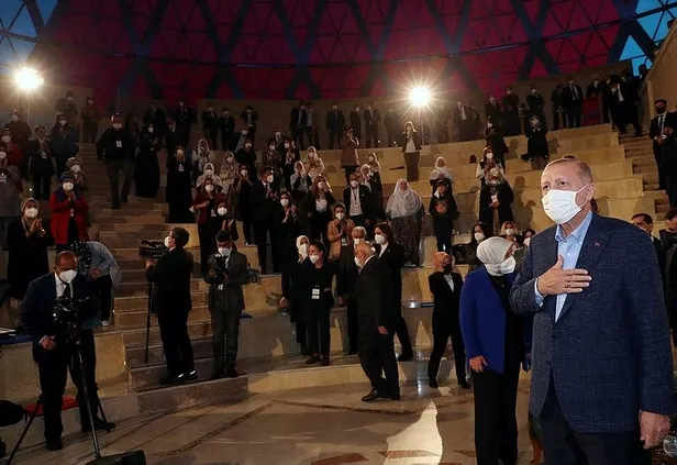 baskan-erdogandan-kadinlarla-buyuk-turkiye-yolunda-bulusmasinda-onemli-mesajlar-1635100685654.jpeg Başkan Erdoğan'dan ''Kadınlarla Büyük Türkiye Yolunda'' buluşmasında konuştu: Şiddete sıfır tolerans-6