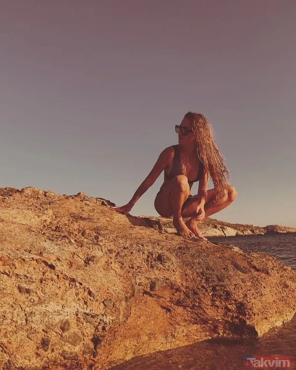 Serenay Sarıkaya bikinisiyle kayalıkların üzerinden paylaştı! Umut Evirgen’in biricik aşkına Sinem Kobal kayıtsız kalamadı - 7