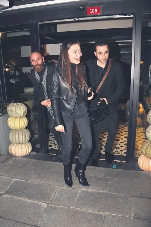 mustafa-mert-koc-ile-aylar-once-ayrilan-melisa-asli-pamuk-gecmise-sunger-cekti-1674416952922.jpeg Mustafa Mert Koç ile aylar önce ayrılan Melisa Aslı Pamuk, geçmişe sünger çekti-7