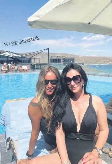 Ebru Yaşar, normalleşme sonrası ilk konserini Sahne Diyarbakır adlı mekanda verdi-5