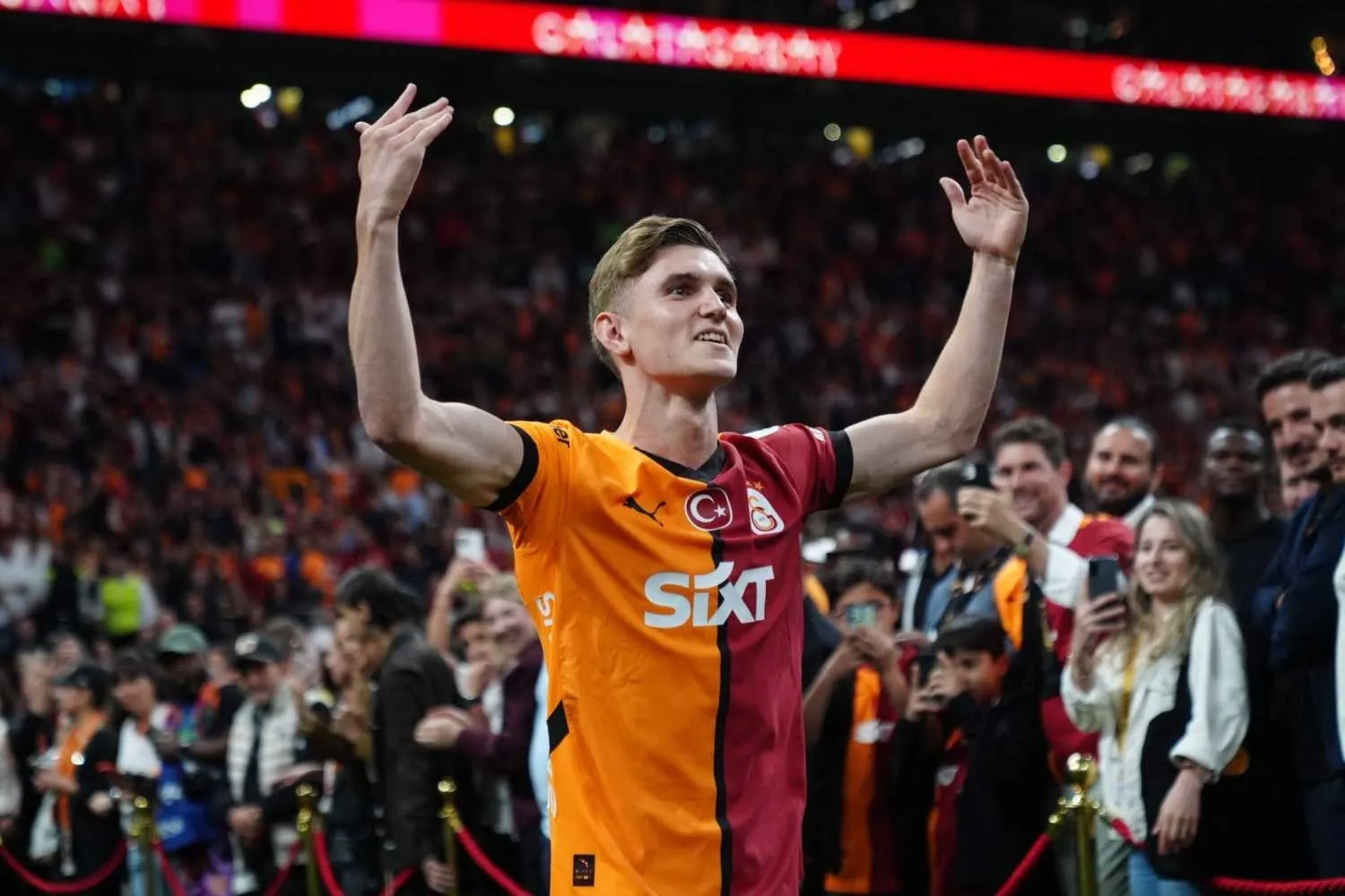 Fenerbahçe'nin eski hocası transferde Galatasaray'ın yıldızını istedi! - 5