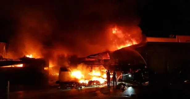 Bayrampaşa'da bir iş yerinde çıkan yangın söndürüldü