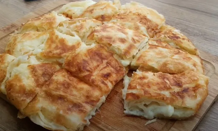 pazar-kahvaltinizin-yildizi-olacak-10-dakikada-incecik-su-boregi-tarifi-daha-kolayi-ve-lezzetlisi-yok-1700940981995.jpg Kahvaltınızın yıldızı olacak! 10 dakikada gerçek tadında su böreği tarifi! Daha kolayı ve lezzetlisi yok-3