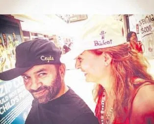 Şapkalı aşk şovu