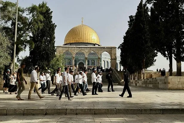 turkiyeden-israilli-fanatik-yahudilerin-mescid-i-aksa-baskinina-sert-tepki-statukonun-acik-ihlali-1653852403459.jpeg