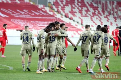 Sivasspor - Fenerbahçe maçı sonrası yıldız isim için flaş sözler: Sahada gördüğümde şaşırdım!