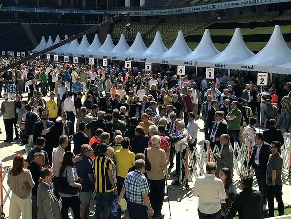 Fenerbahçe'nin 37. Başkanı Ali Koç seçildi-9