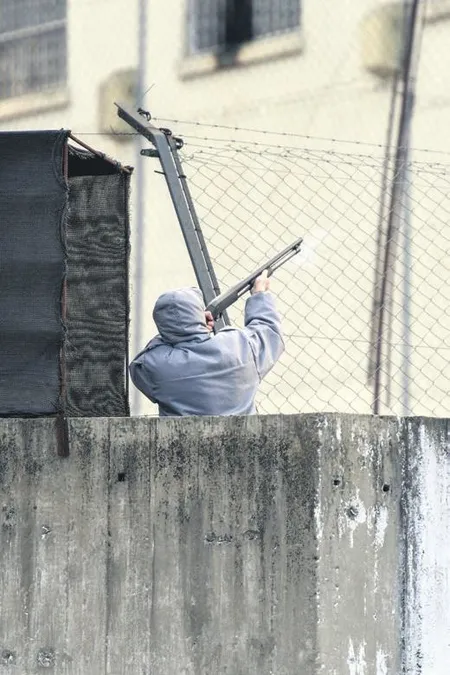 arjantinde-hapishanede-coronavirus-isyani-1587859792234.jpeg Arjantin'de hapishanede coronavirüs isyanı-2