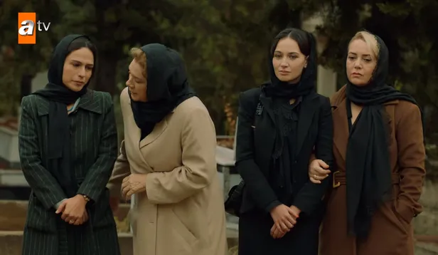 sen-demirin-tirnagi-olamazsin-bir-zamanlar-cukurova-114-bolum-fragmani-attigi-kazik-yanina-kar-kalmayacak-1637298176222.jpg Bir Zamanlar Çukurova 114. bölüm fragmanı: Attığı kazık yanına kar kalmayacak! Sen Demir'in tırnağı olamazsın!-6