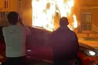 Pendik'te park halindeki kamyon alev alev yandı