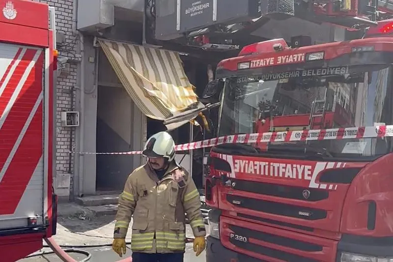 Kağıthane'de tamirhanede yangın: 1 kişi öldü 1 kişi yaralandı-2