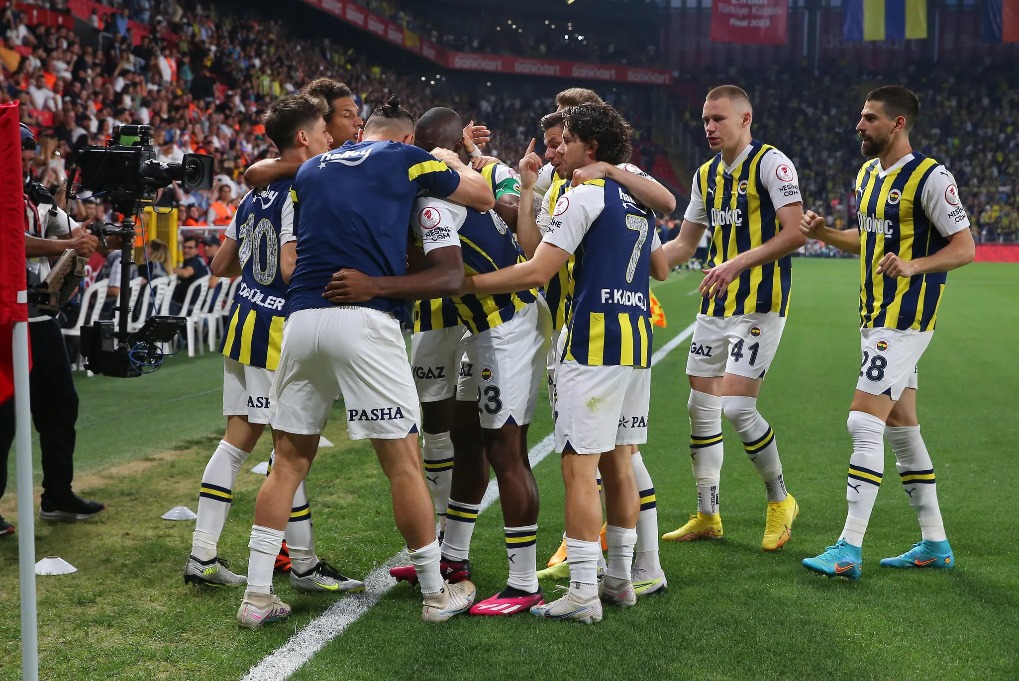 Fenerbahçe ve Galatasaray'ın transfer savaşı! Beşiktaşlı yıldız için... - 3